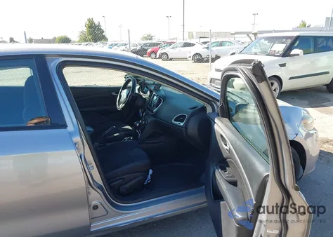 2015 Dodge Dart Sxt из США, поврежденный, VIN 1C3CDFBB9FD420977